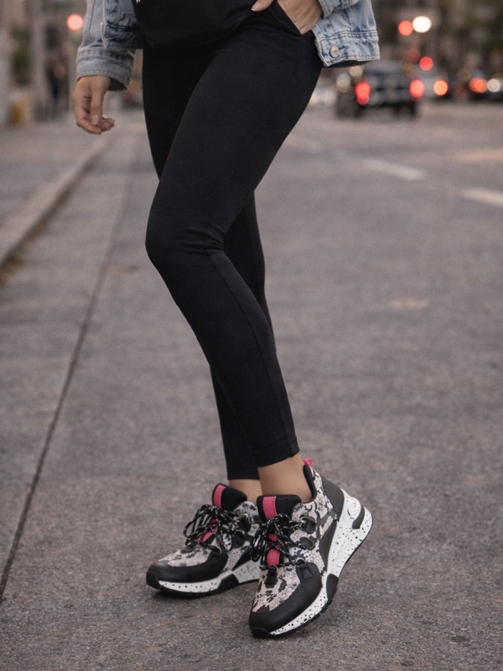 Madden Girl Akima Snake Print Sneakers Chunky Athletic Shoes Size 6.5 Streetwear